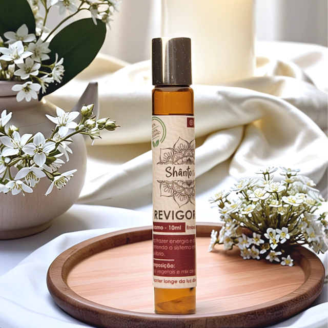 Bálsamo Revigorante Shânto em frasco roll-on de 10ml